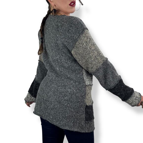 90's wool blend oversized deep v-neck sweater by IDI BY MATHEW H - Picture 6 of 16